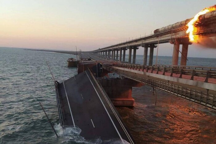 ВМС пояснили, коли буде повністю зруйновано Керченський міст