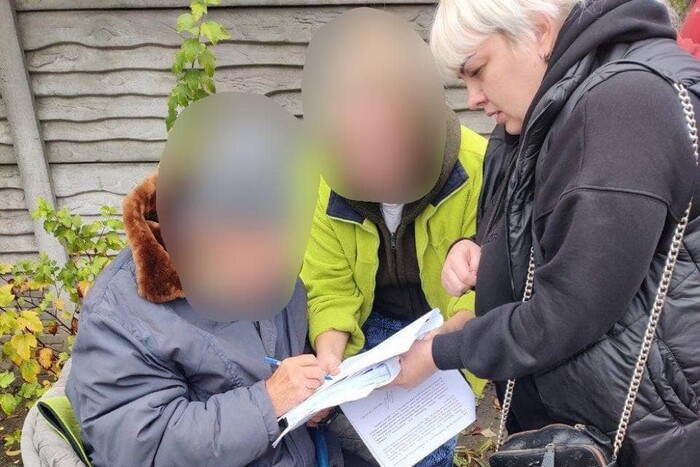 На Харківщині правоохоронці вручили 83-річному керівнику гуртка підозру в педофілії
