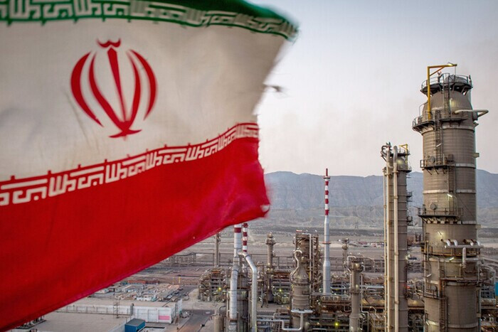 США ужесточают санкции против иранской нефти
