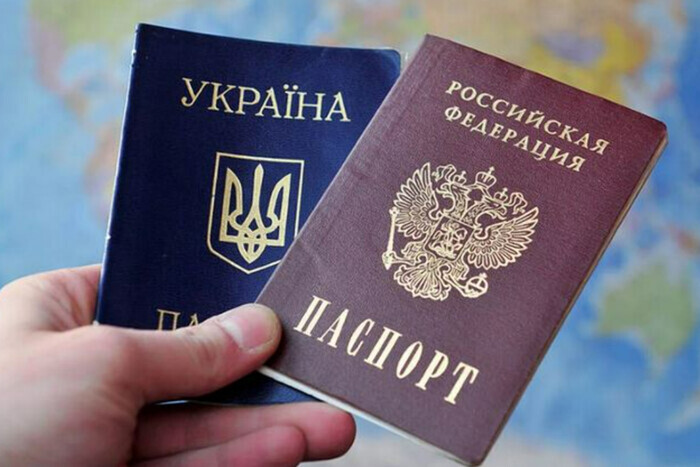На оккупированных территориях враг грозится увольнять с работы лиц без российских паспортов