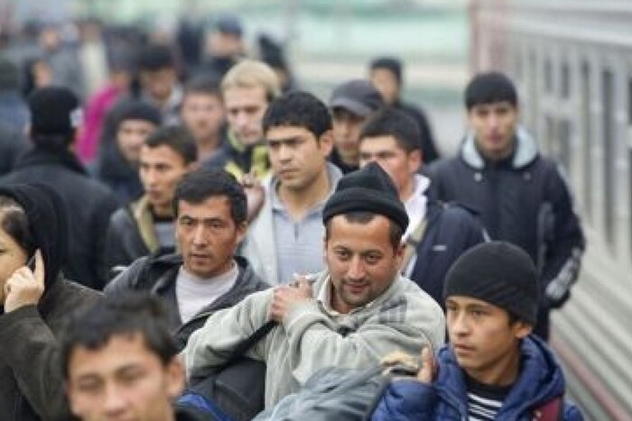 РФ завезла на окуповані території понад 100 тис. мігрантів з Азії: названо мету
