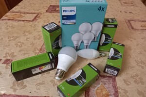 Пенсіонери зможуть отримати в «Укрпошті» п’ять енергоощадних ламп