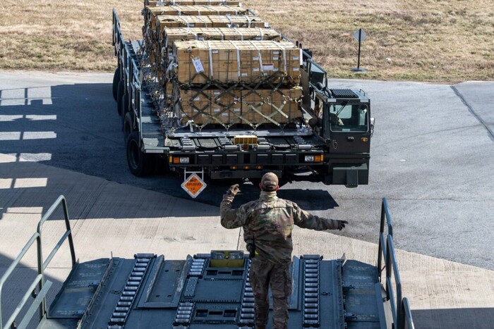 Більша частина американської військової допомоги для України витрачається в США – ЗМІ