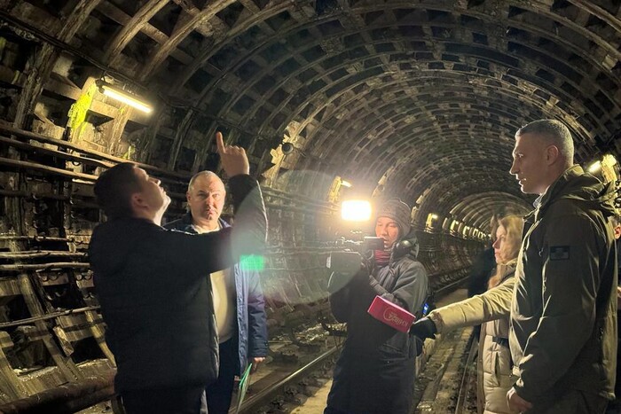 Кличко назвал предварительную причину подтопления тоннеля метро
