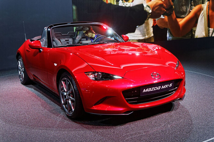 Mazda запустила продажи обновленных родстеров MX-5 в Европе
