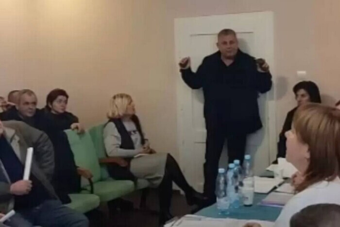 Депутат, взорвавший гранаты в сельсовете на Закарпатье, пришел в себя: его допрашивают, – СМИ