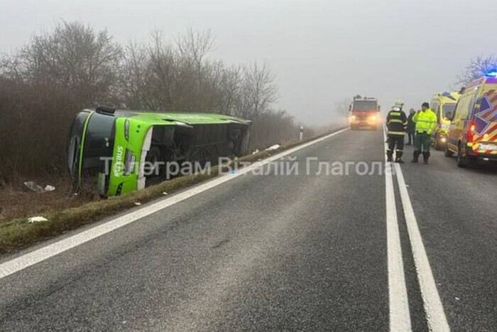 В Словакии перевернулся автобус из Украины, есть пострадавшие (фото)