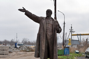 Повернення у радянське минуле: окупанти хочуть встановити пам'ятник Леніну в Маріуполі