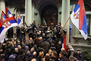 Протесты против президента в Сербии: глава Белграда заговорил о «майданизации»