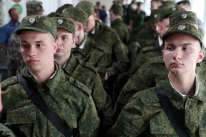 На Луганщині окупанти хочуть поставити на військовий облік 16-річних хлопців