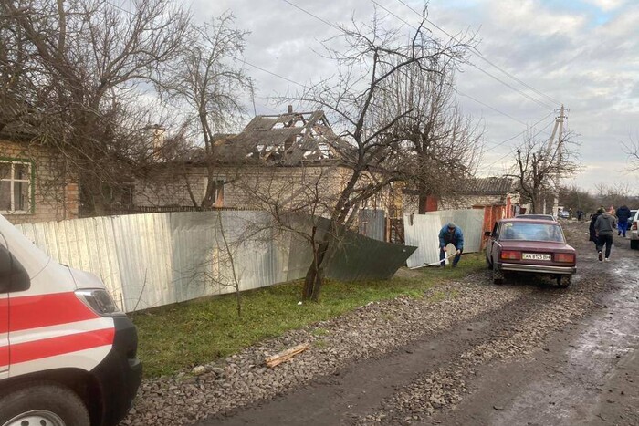 Окупанти вдарили ракетою по житловому сектору Сміли: влада показала наслідки