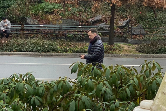 Арестович засвітився на прогулянці у Центральному парку Нью-Йорка (фото)