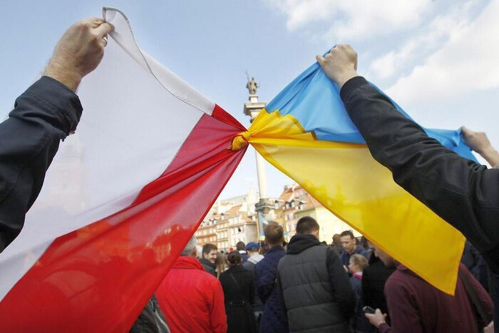 Польша не будет депортировать военнообязанных украинцев, однако готова на другие шаги