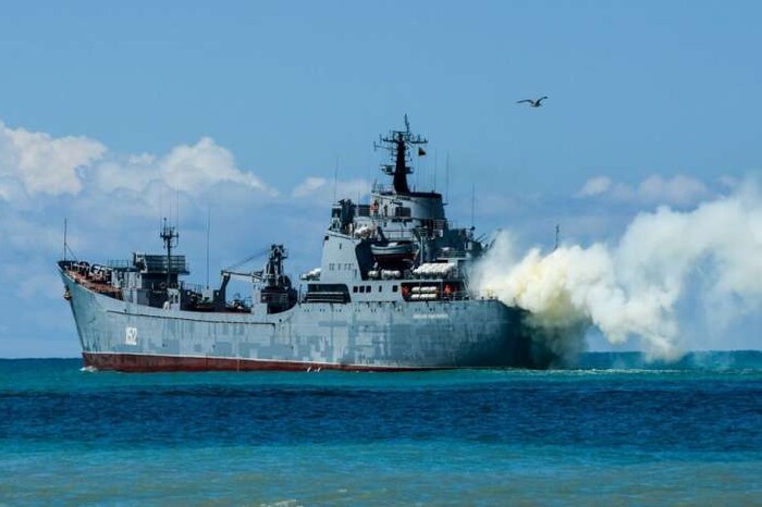 РФ вивела в море п’ять великих десантних кораблів: чи є загроза для Одеси
