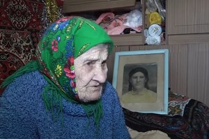 100-річна мешканка Житомирщини допомагає ЗСУ