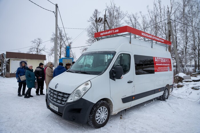 В Україні розпочала роботу перша мобільна аптека (фото)