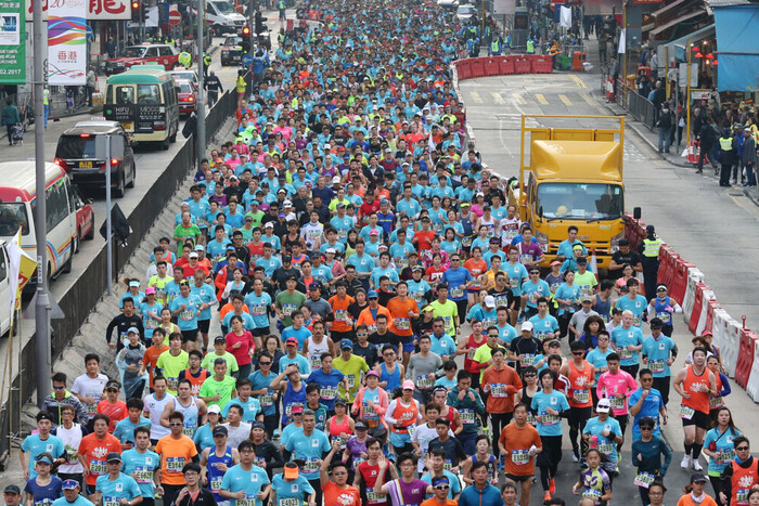 После Гонконгского марафона один бегун скончался, а еще 34 человека были госпитализированы