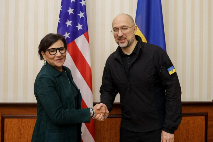 Спецпредставитель США прикинула размер средств, которые может получить Киев от доноров