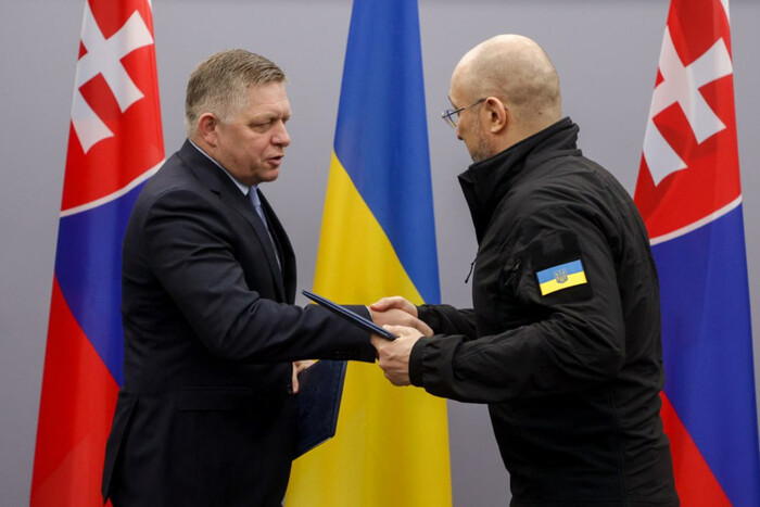 Словаччина підтримає виділення допомоги ЄС Україні: подробиці зустрічі Шмигаля і Фіцо