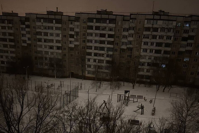 У Білгороді стався блекаут: частина міста залишилась без світла (відео)