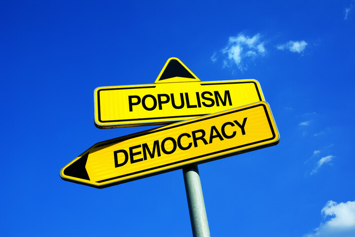 Популисты могут начать доминировать в большинстве стран ЕС
