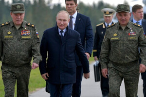 Путин увеличил военные расходы. Разведка Британии назвала источники дохода