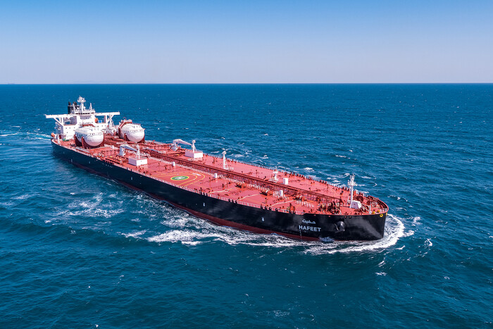 Російський танкер різко змінив маршрут після новини про санкції