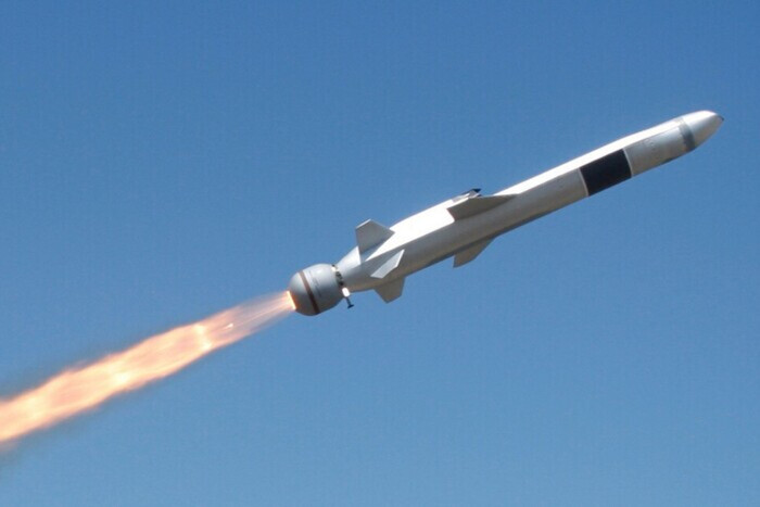 Окупанти використовують нову тактику ракетних ударів – «Південь»