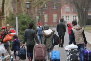 Німеччина має намір примусово повертати деяких біженців додому