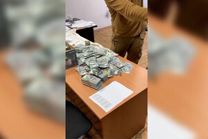 Ексочільник Чернігівської ВЛК, у якого знайдено $1 млн, судиться за підвищення пенсії
