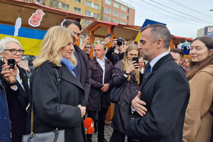 Президентка Словаччини відвідала у Братиславі акцію на знак солідарності з Україною