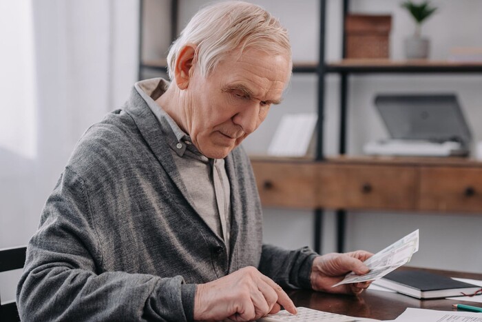 Достроковий вихід на пенсію: кого стосується та які документи потрібні