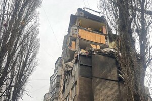 В Одесі триває розбір завалів на місці нічного удару росіян