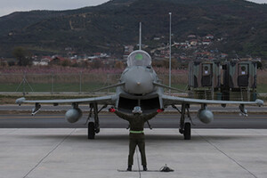 Албанія відкрила оновлену авіабазу радянських часів для розміщення літаків НАТО