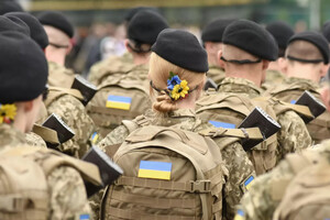 Сколько женщин служит в украинской армии: Минобороны назвало цифру