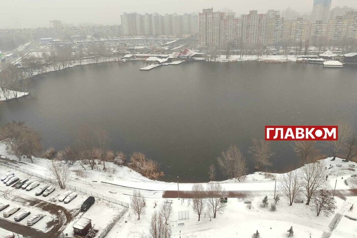 У Київ несподівано повернулася зима (фото, відео)