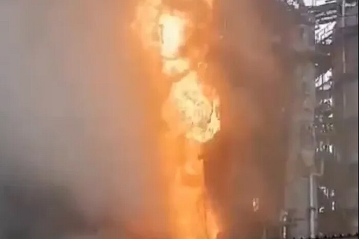 Стали відомі подробиці нічної атаки на нафтопереробні заводи у Самарській області 