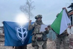 Російські добровольці підняли свої прапори у Козинці Бєлгородської області