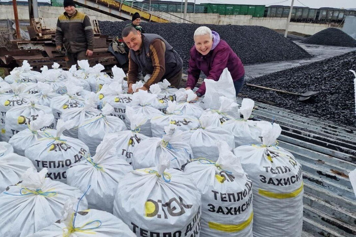 Шахтарі ДТЕК Енерго передали чергову партію вугілля для обігріву захисників України (фото) 