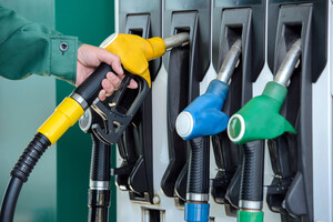 Чому Байдена і Ко лякає зростання цін на бензин?