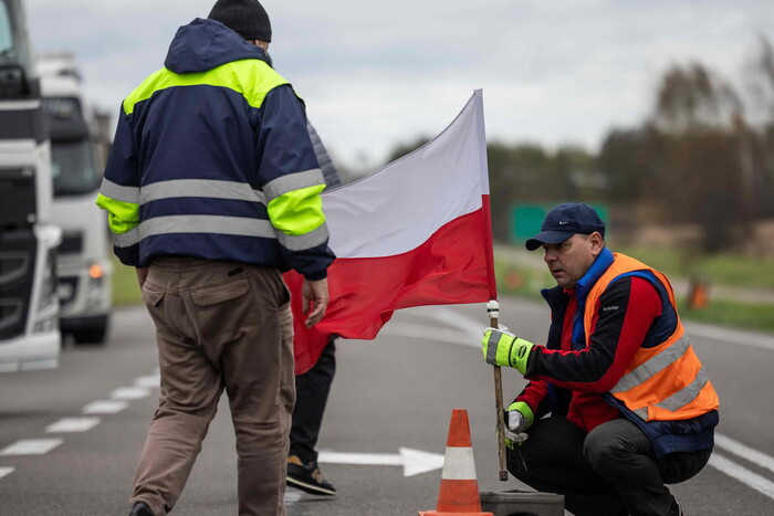 Поляки блокують українські вантажівки на трьох пунктах пропуску