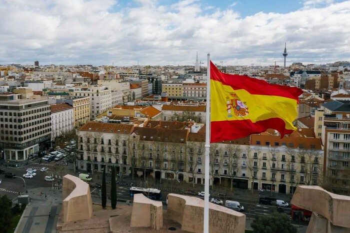 Поляки скуповують квартири в Іспанії, щоб було куди тікати в разі війни