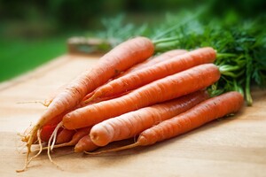 Станом на 27 березня морква з місцевих господарств продавалася по 6-10 грн/кг
