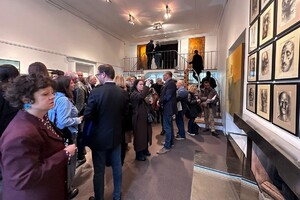 У Парижі відкрили виставку українського мистецтва (фото)