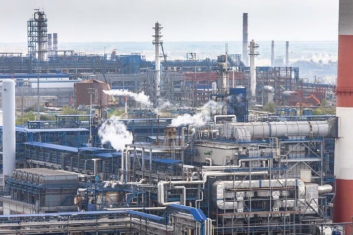 Нафтопереробний завод в Орську оголосив форс-мажор