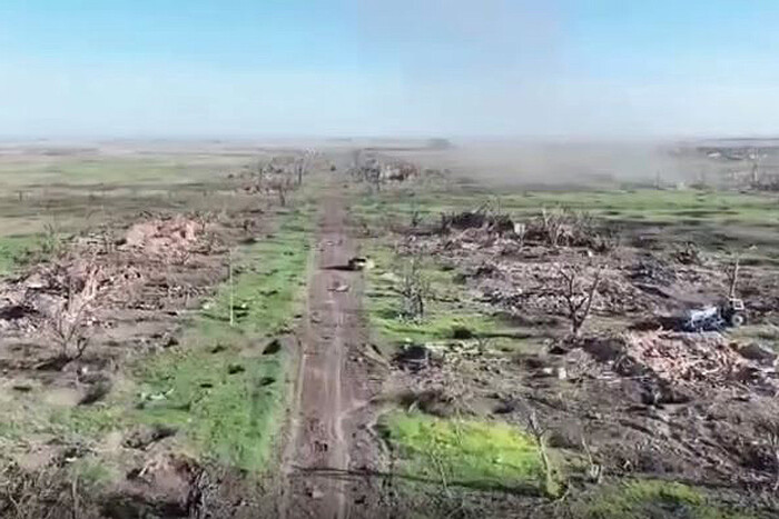 Жодної вцілілої домівки: ЗСУ показали, що окупанти лишили від села Роботине (відео)