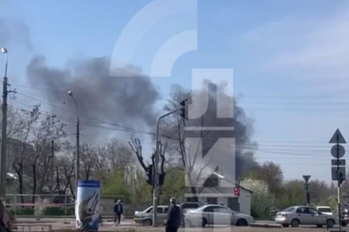 Удар по «Луганському машинобудівному заводу-100»: супутникові фото