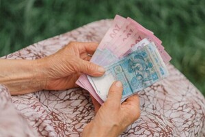 Загалом в Україні налічується 10,2 млн пенсіонерів