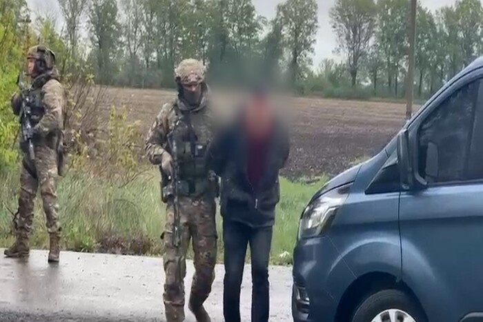 Нацполіція показала фото та відео затримання підозрюваних у вбивстві поліцейського з Вінниці