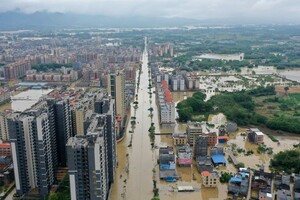 Китай потерпає від рекордного за півстоліття паводку: під загрозою понад 120 млн людей